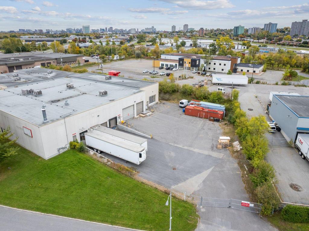 









250


Rue Deveault

,
Gatineau (Hull),




QC
J8Z1T4

