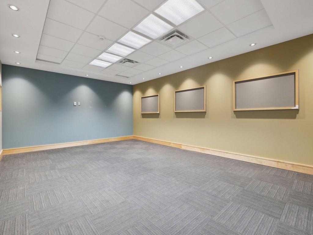 









250


Rue Deveault

,
Gatineau (Hull),




QC
J8Z1T4

