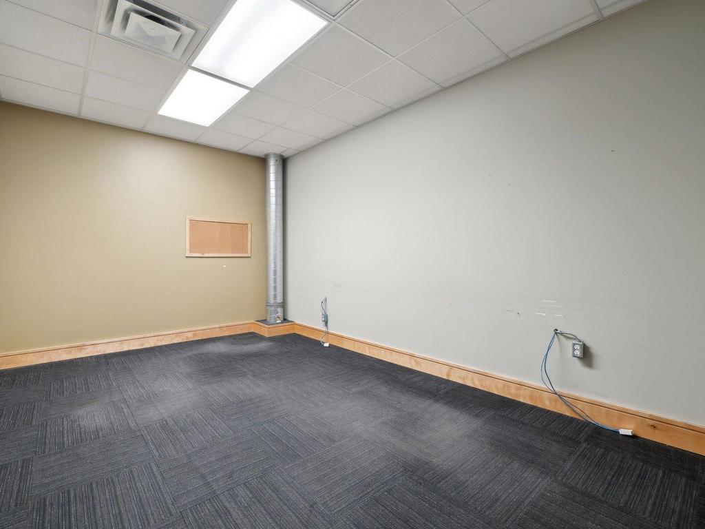 









250


Rue Deveault

,
Gatineau (Hull),




QC
J8Z1T4

