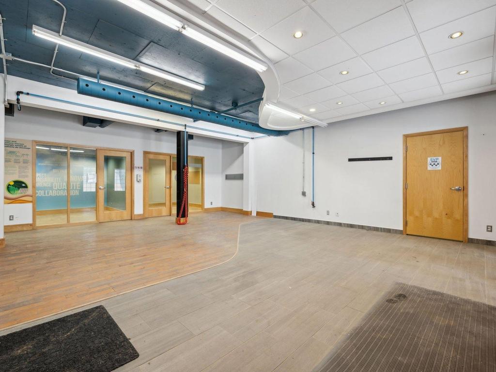 









250


Rue Deveault

,
Gatineau (Hull),




QC
J8Z1T4

