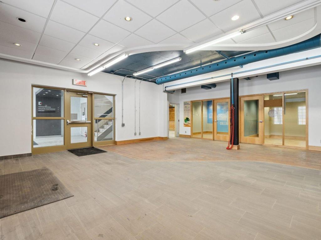 









250


Rue Deveault

,
Gatineau (Hull),




QC
J8Z1T4

