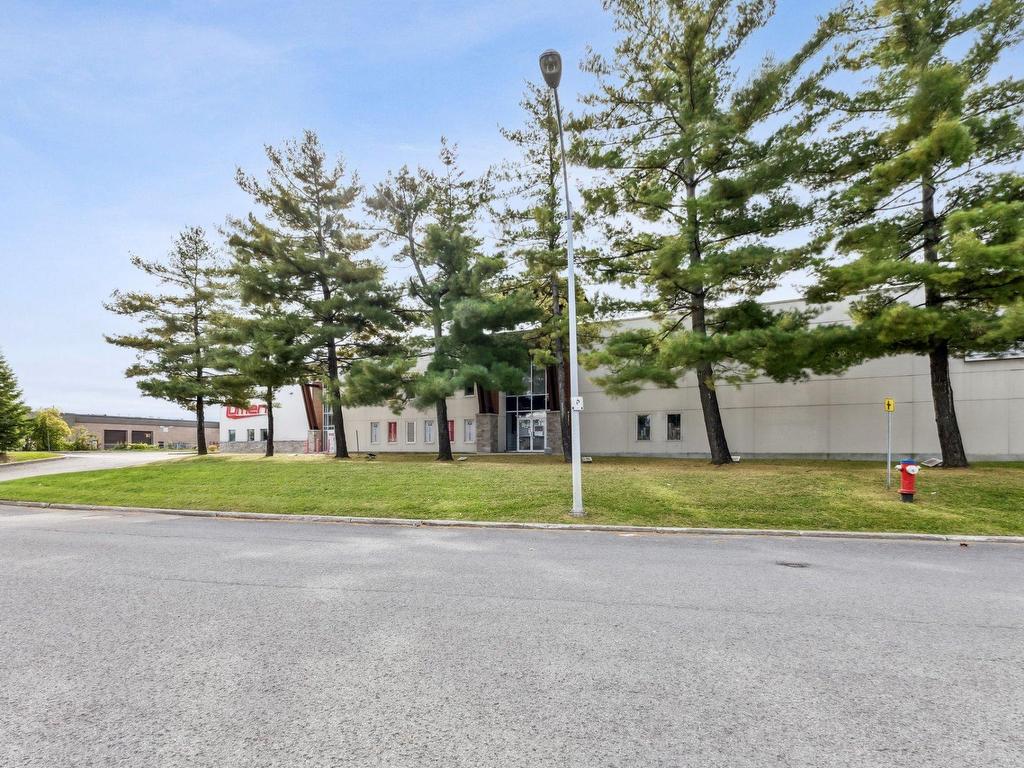 









250


Rue Deveault

,
Gatineau (Hull),




QC
J8Z1T4

