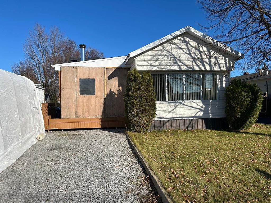 









1446


Rue St-Marc

,
Québec (Sainte-Foy/Sillery/Cap-Rouge),




QC
G2G1S7

