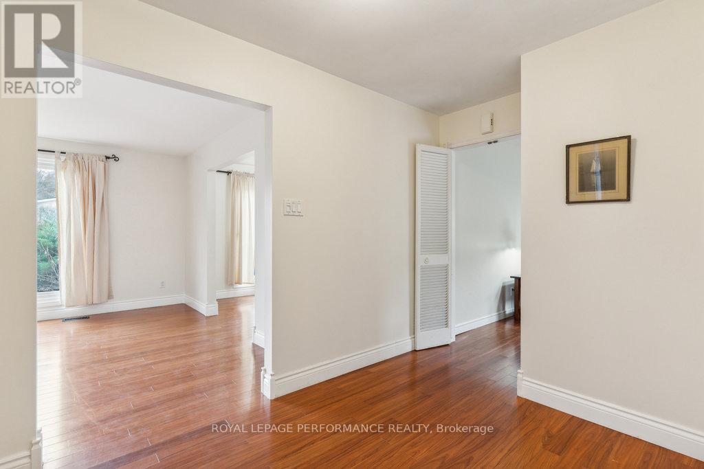 












1932 MARQUIS AVENUE

,
Ottawa,




Ontario
K1J8J2

