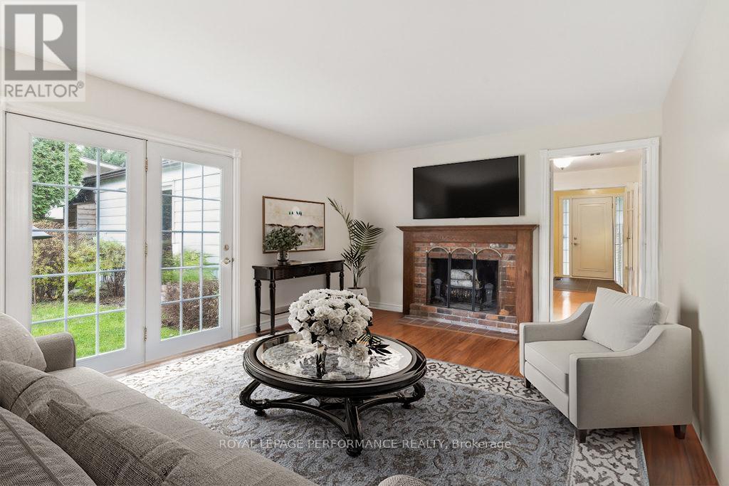 












1932 MARQUIS AVENUE

,
Ottawa,




Ontario
K1J8J2

