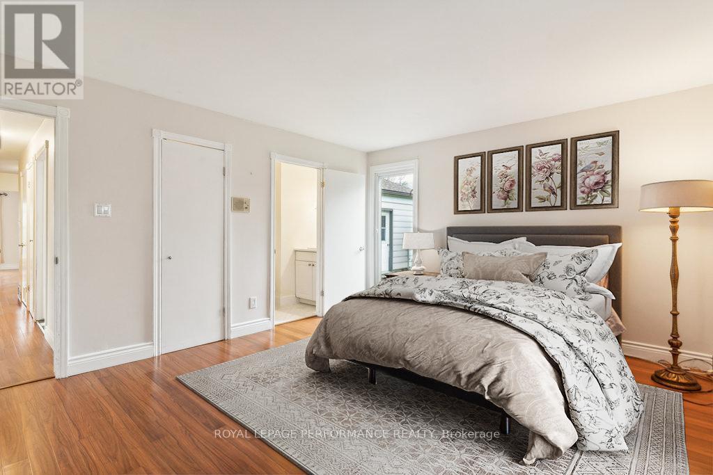 












1932 MARQUIS AVENUE

,
Ottawa,




Ontario
K1J8J2

