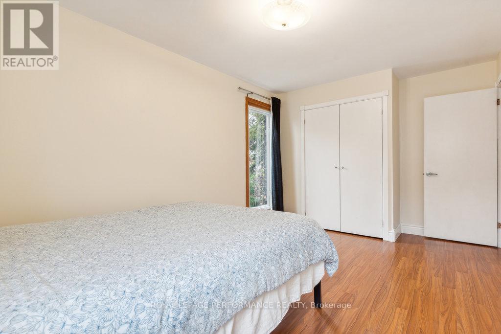 












1932 MARQUIS AVENUE

,
Ottawa,




Ontario
K1J8J2

