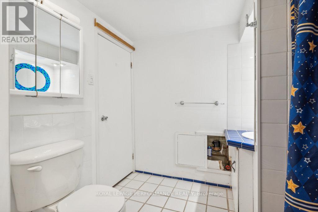 












1932 MARQUIS AVENUE

,
Ottawa,




Ontario
K1J8J2

