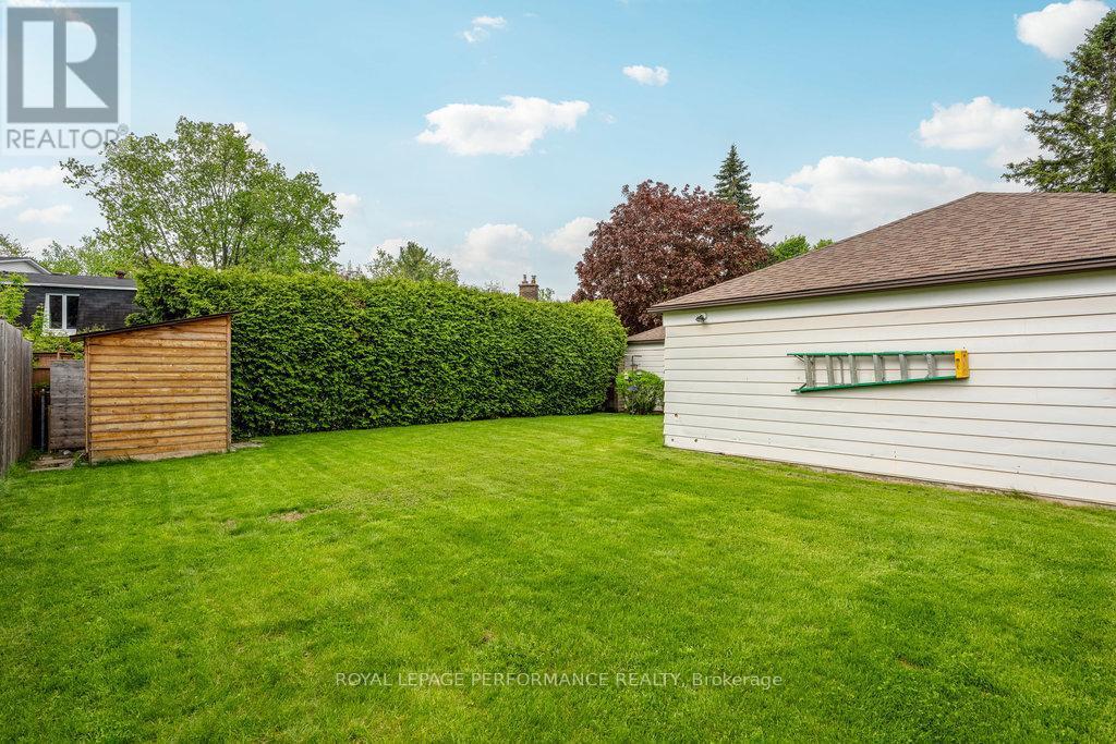 












1932 MARQUIS AVENUE

,
Ottawa,




Ontario
K1J8J2

