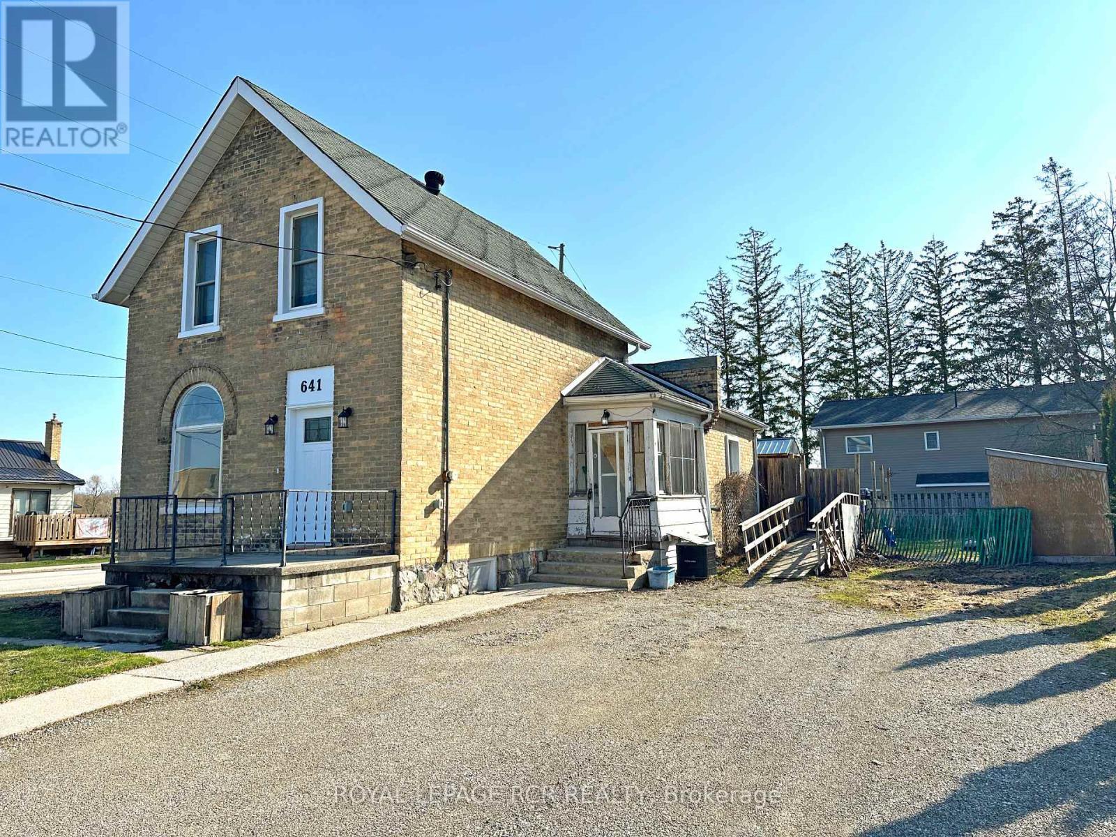 












641 10TH AVENUE

,
Hanover,




Ontario
N4N2P6

