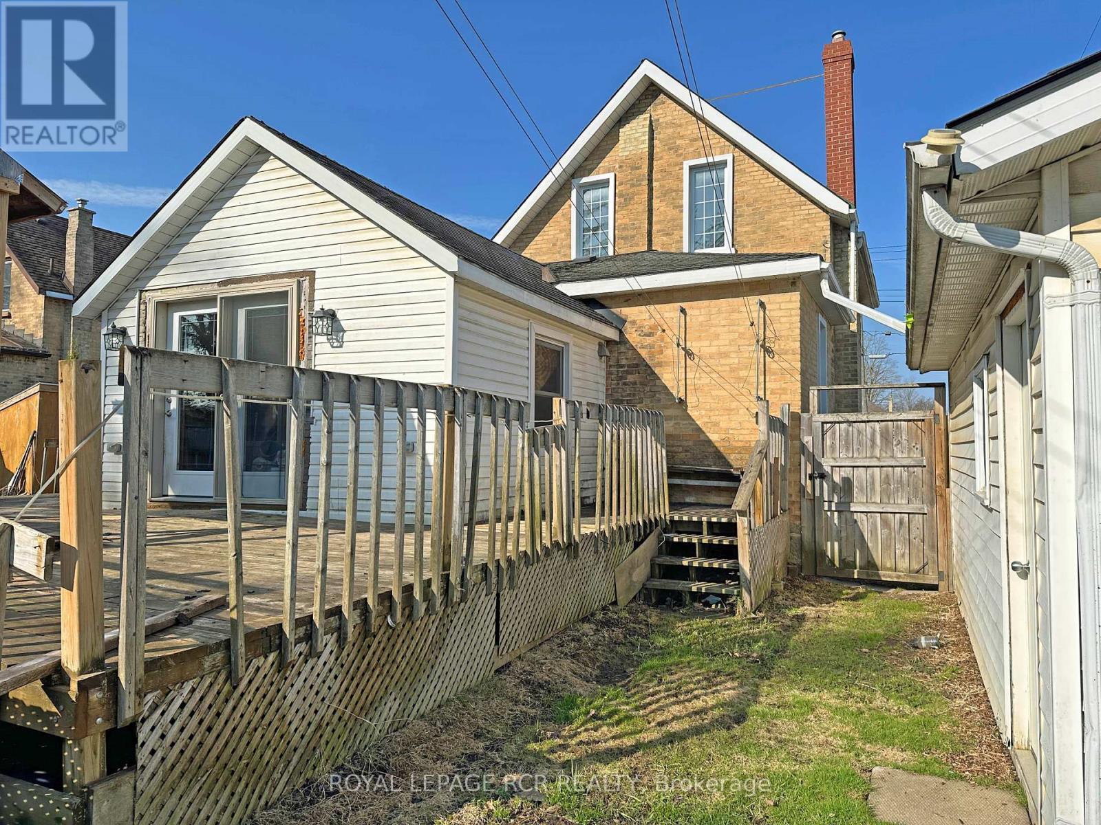 












641 10TH AVENUE

,
Hanover,




Ontario
N4N2P6


