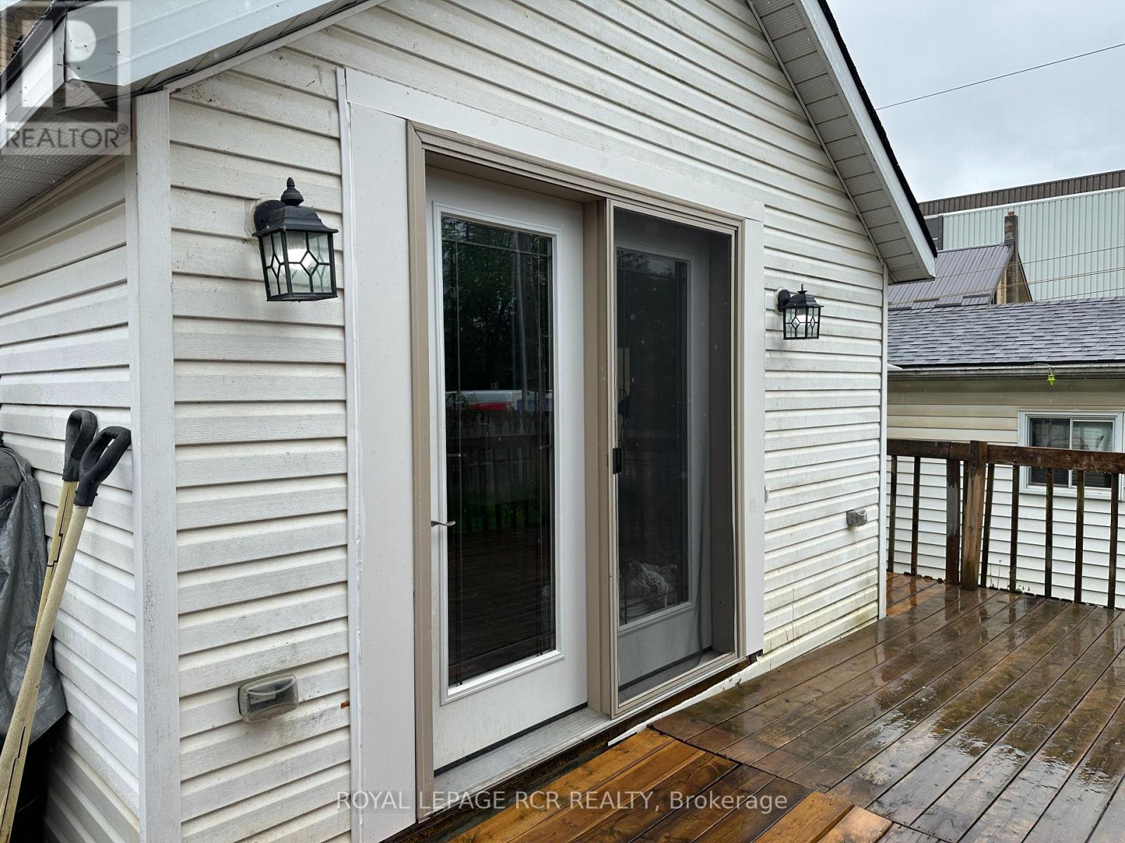 












641 10TH AVENUE

,
Hanover,




Ontario
N4N2P6

