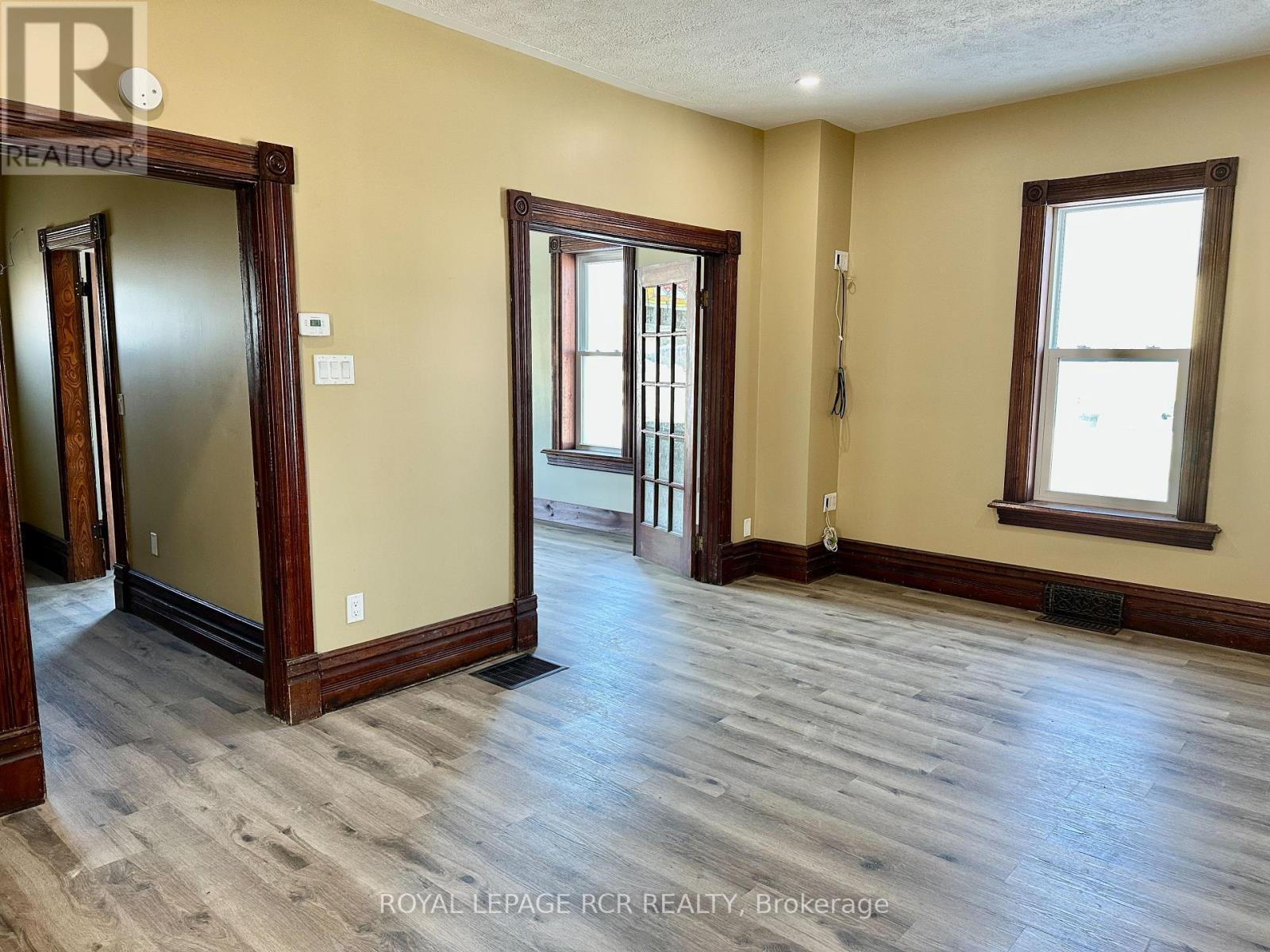 












641 10TH AVENUE

,
Hanover,




Ontario
N4N2P6

