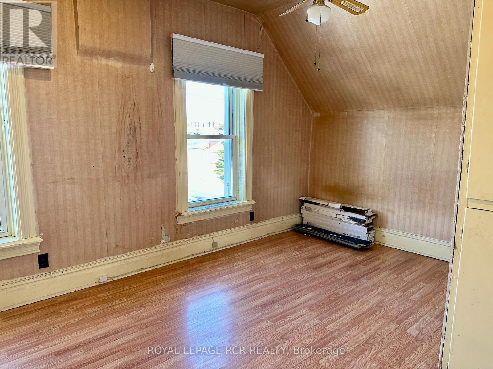 












641 10TH AVENUE

,
Hanover,




Ontario
N4N2P6

