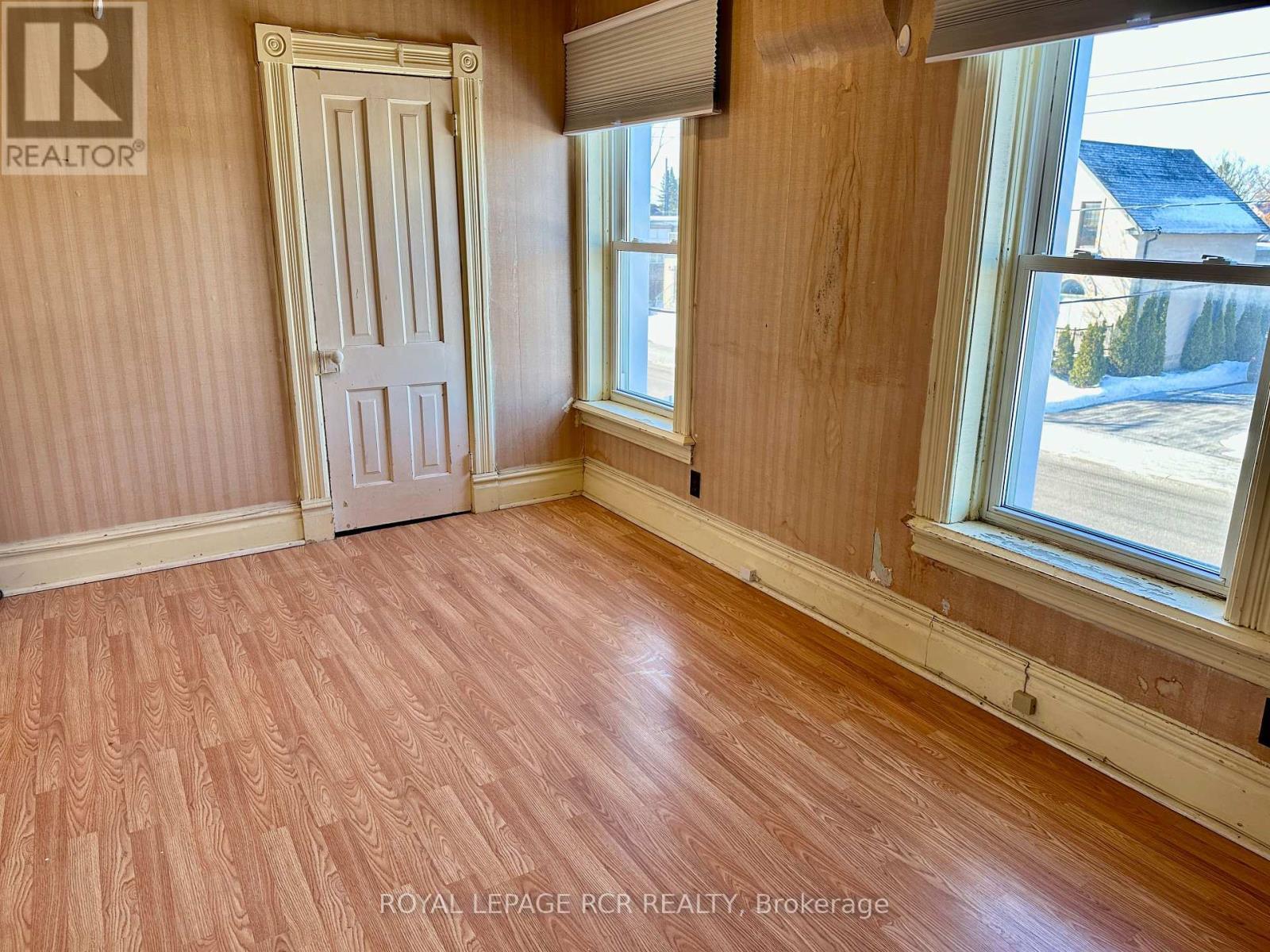 












641 10TH AVENUE

,
Hanover,




Ontario
N4N2P6

