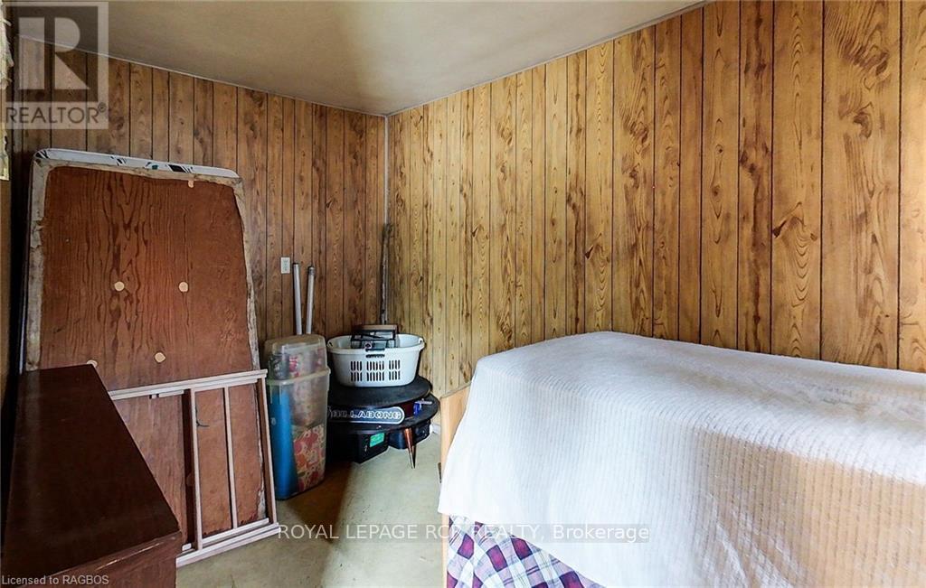 












862 24TH AVENUE

,
Hanover,




Ontario
N4N3B8

