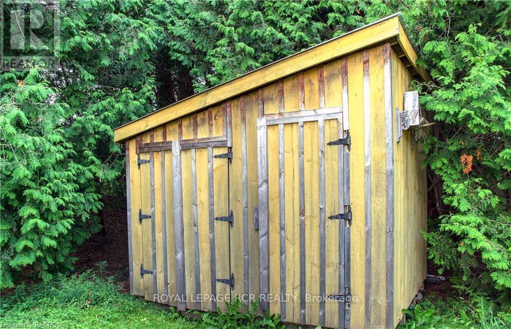 












862 24TH AVENUE

,
Hanover,




Ontario
N4N3B8

