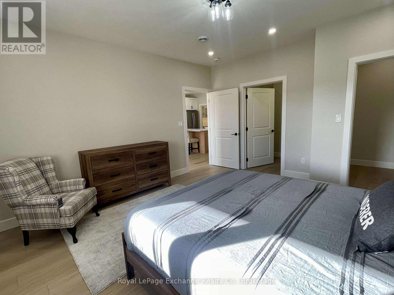 












68 MERCEDES CRES ROAD W

,
Kincardine,




Ontario
N2Z1G8

