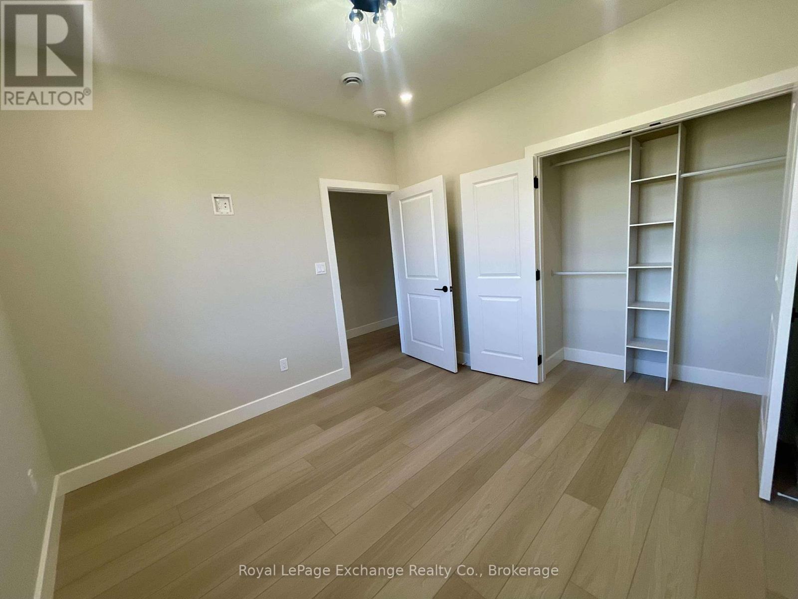












68 MERCEDES CRES ROAD W

,
Kincardine,




Ontario
N2Z1G8

