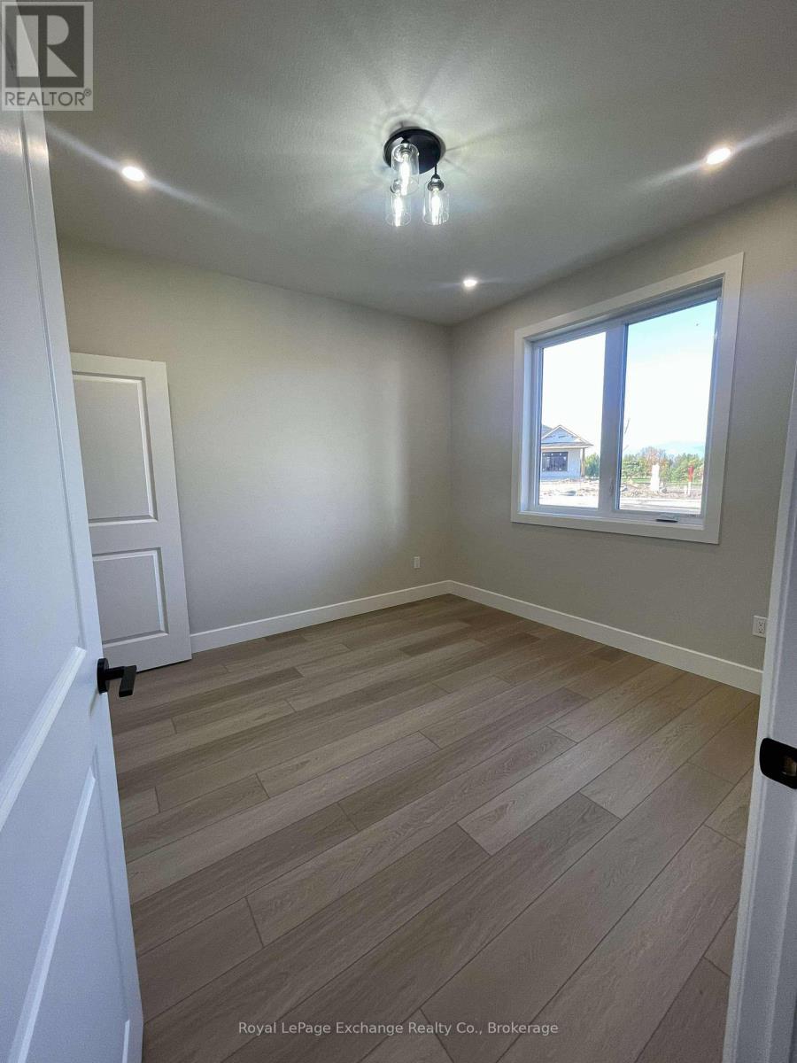 












68 MERCEDES CRES ROAD W

,
Kincardine,




Ontario
N2Z1G8

