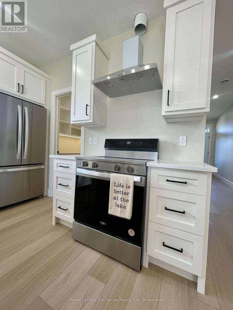 












68 MERCEDES CRES ROAD W

,
Kincardine,




Ontario
N2Z1G8

