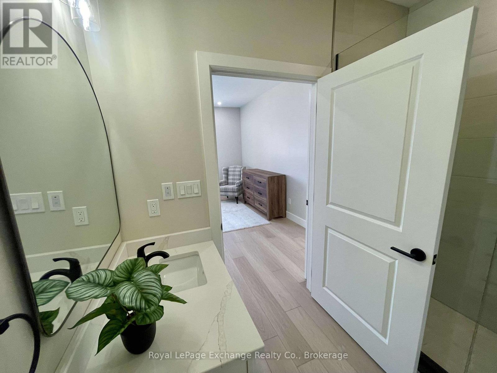 












68 MERCEDES CRES ROAD W

,
Kincardine,




Ontario
N2Z1G8

