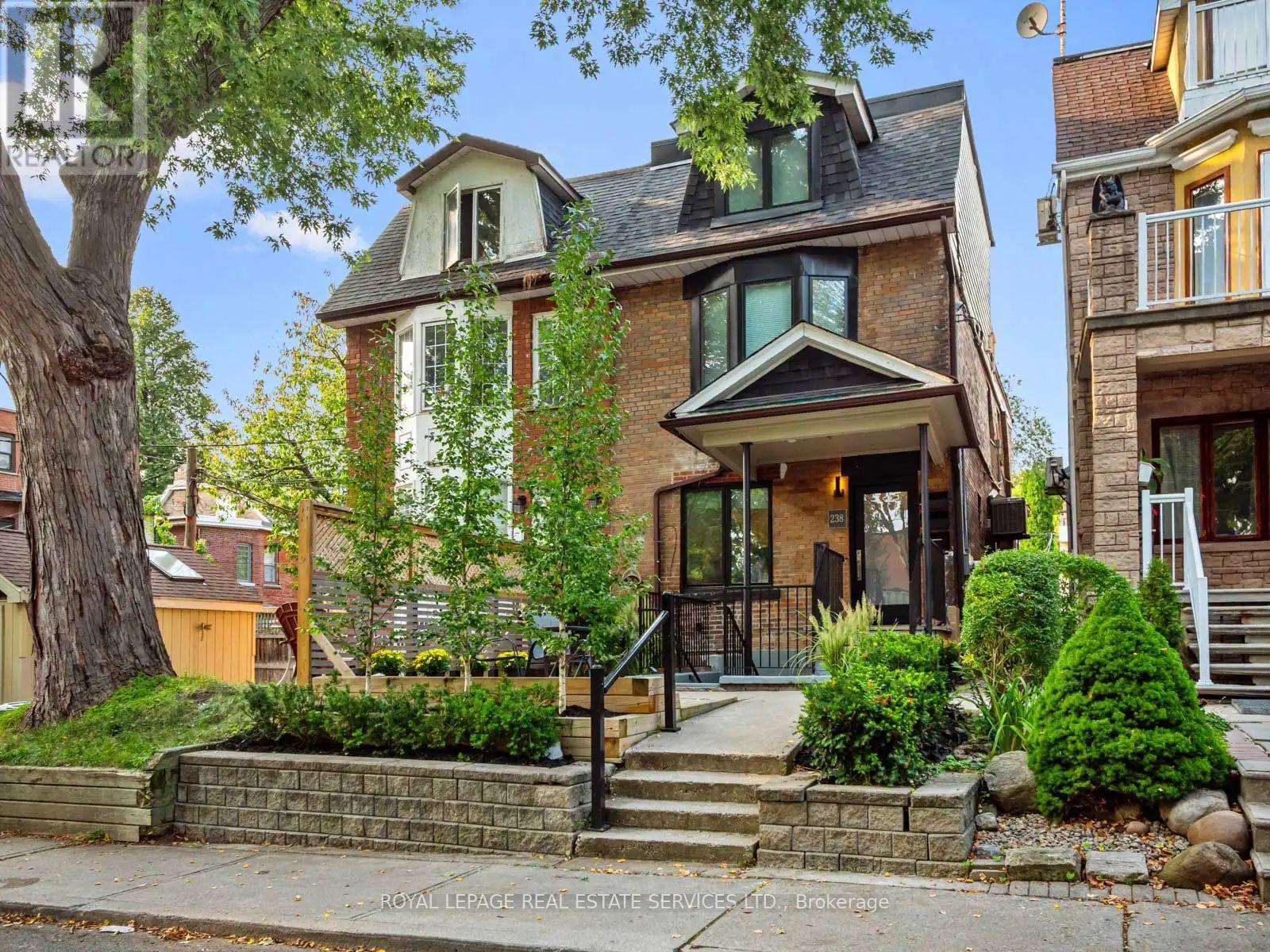 












238 GARDEN AVENUE

,
Toronto,




Ontario
M6R1J1

