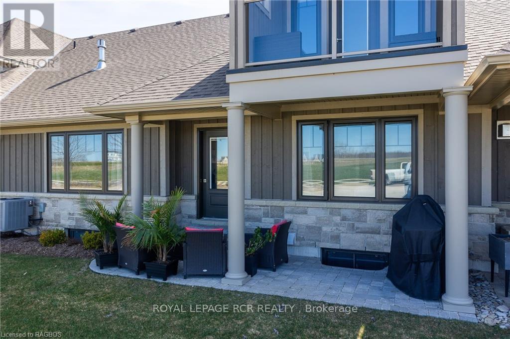 












133 HAWTHORN CRESCENT

,
Georgian Bluffs,




Ontario
N0H1S0

