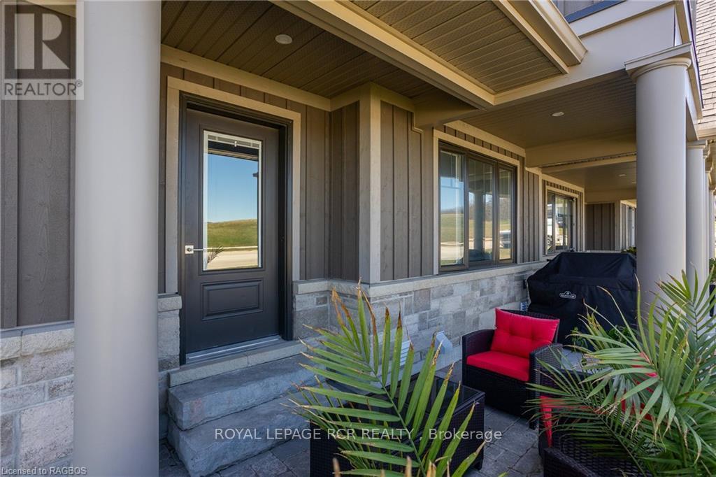 












133 HAWTHORN CRESCENT

,
Georgian Bluffs,




Ontario
N0H1S0


