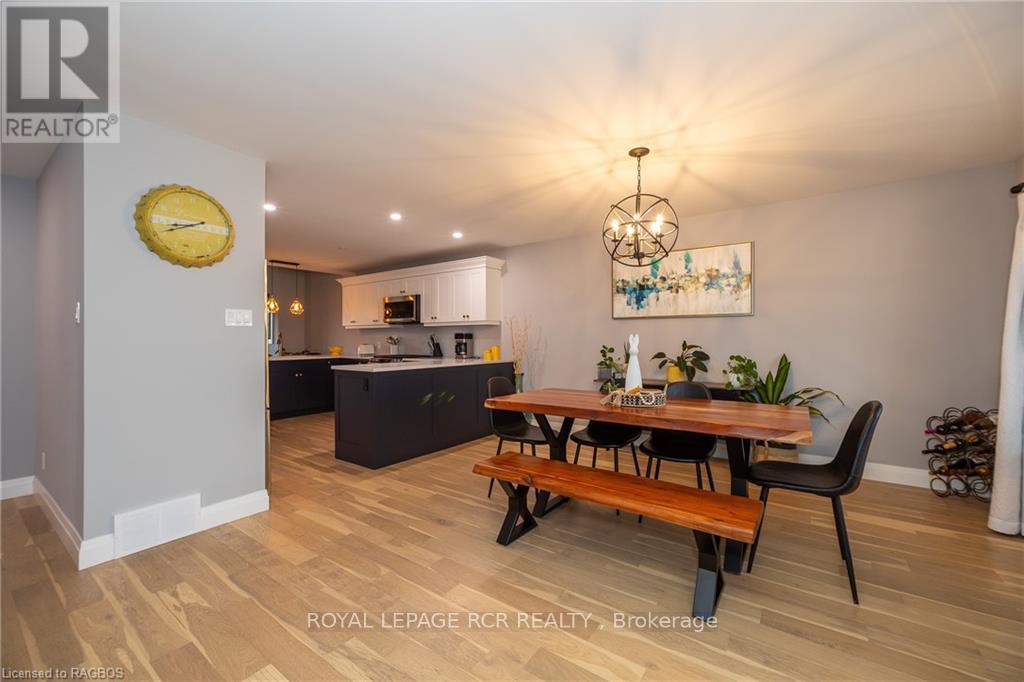 












133 HAWTHORN CRESCENT

,
Georgian Bluffs,




Ontario
N0H1S0

