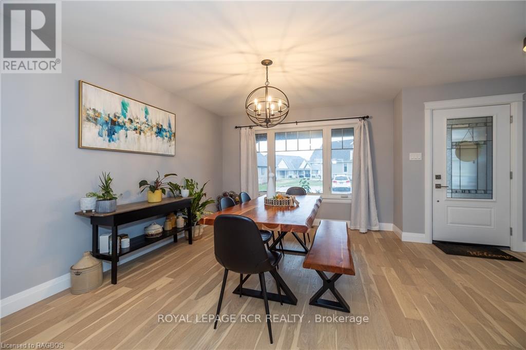












133 HAWTHORN CRESCENT

,
Georgian Bluffs,




Ontario
N0H1S0

