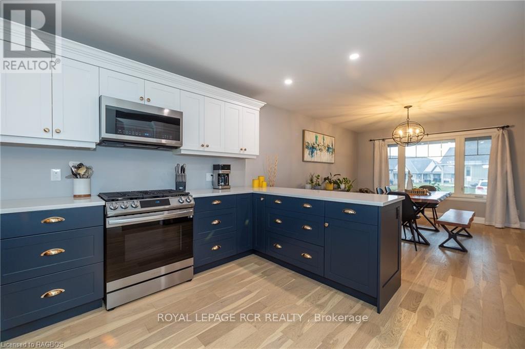 












133 HAWTHORN CRESCENT

,
Georgian Bluffs,




Ontario
N0H1S0

