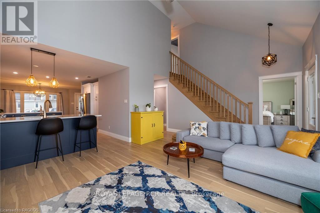 












133 HAWTHORN CRESCENT

,
Georgian Bluffs,




Ontario
N0H1S0

