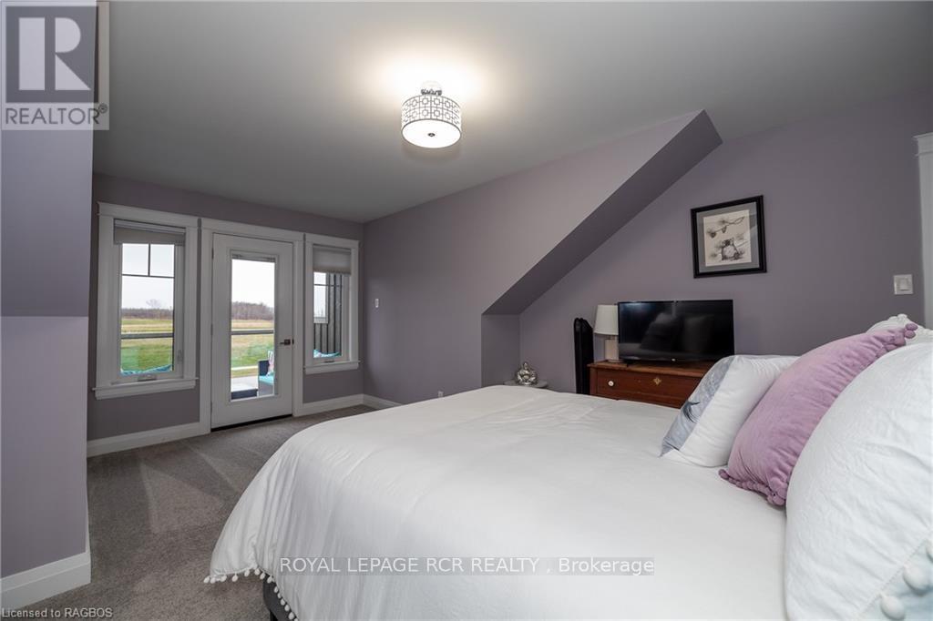 












133 HAWTHORN CRESCENT

,
Georgian Bluffs,




Ontario
N0H1S0

