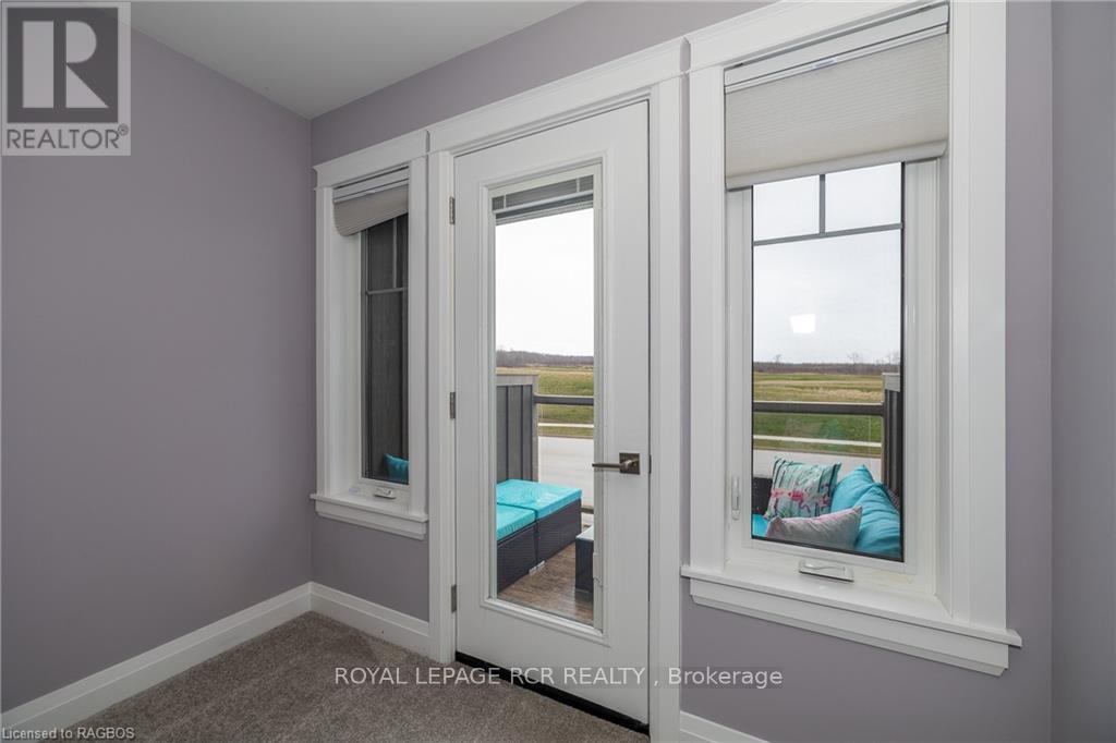 












133 HAWTHORN CRESCENT

,
Georgian Bluffs,




Ontario
N0H1S0

