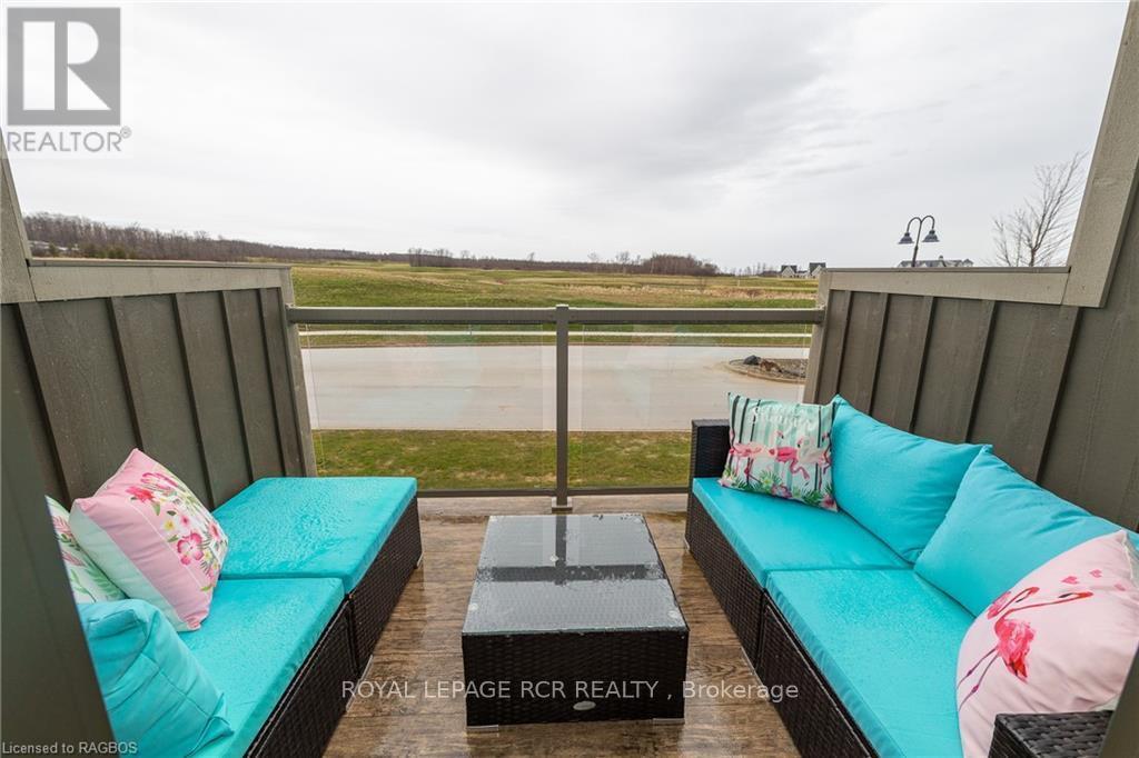 












133 HAWTHORN CRESCENT

,
Georgian Bluffs,




Ontario
N0H1S0

