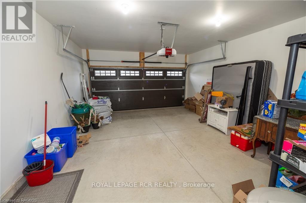 












133 HAWTHORN CRESCENT

,
Georgian Bluffs,




Ontario
N0H1S0

