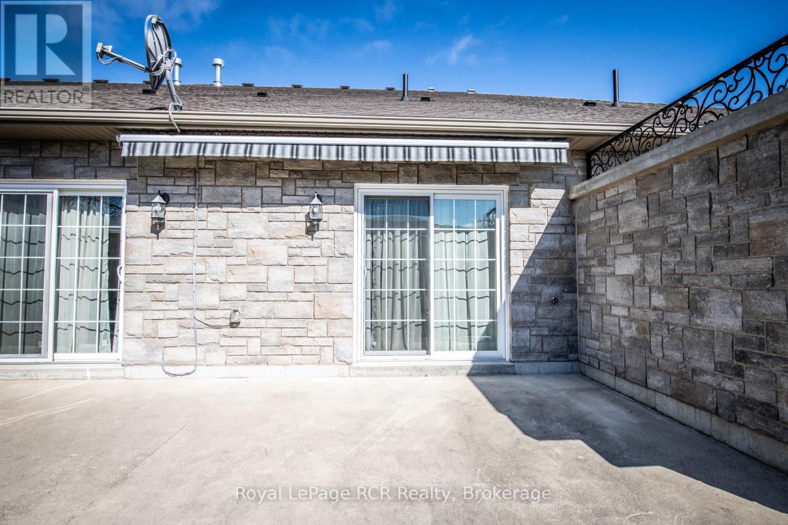 












102 BROOMER CRESCENT

,
Wellington North (Mount Forest),




Ontario
N0G2L4

