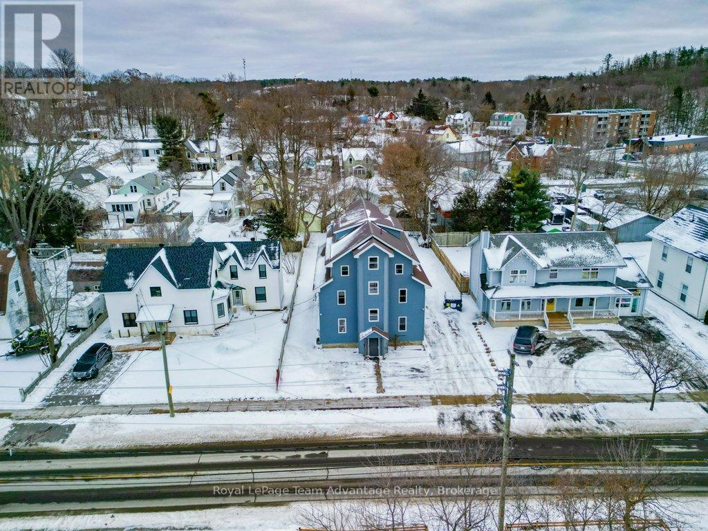 












21 RIVER STREET

,
Parry Sound,




Ontario
P2A2T7

