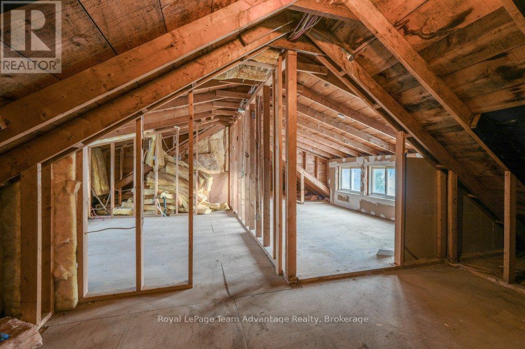 












21 RIVER STREET

,
Parry Sound,




Ontario
P2A2T7

