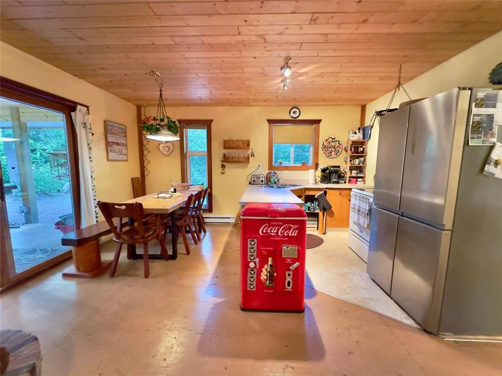 









3525


Enderby Mabel Lake

Road, 18,
Enderby,




BC
V0E 1V5

