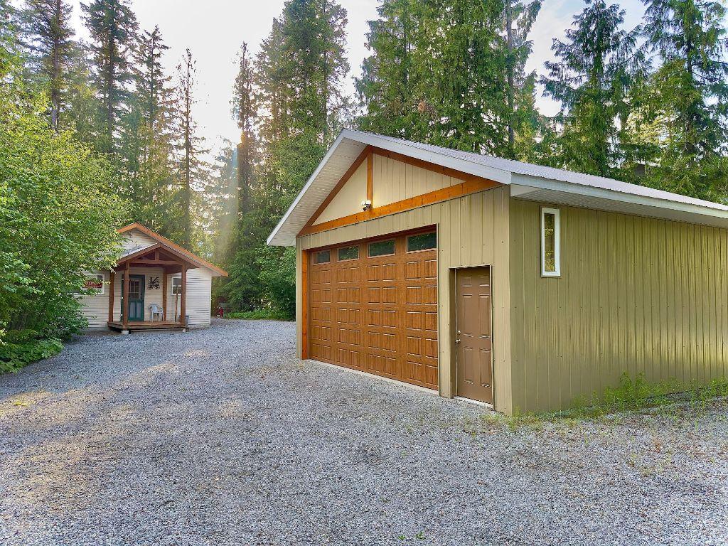 









3525


Enderby Mabel Lake

Road, 18,
Enderby,




BC
V0E 1V5

