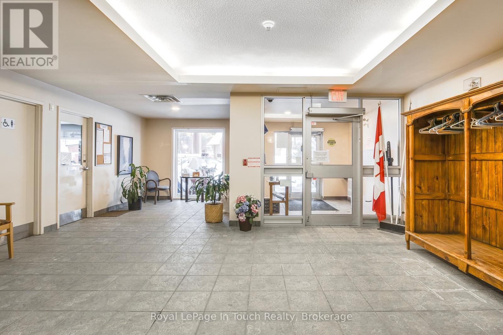 












104 - 333 LAFONTAINE ROAD W

,
Tiny,




Ontario
L9M0H1

