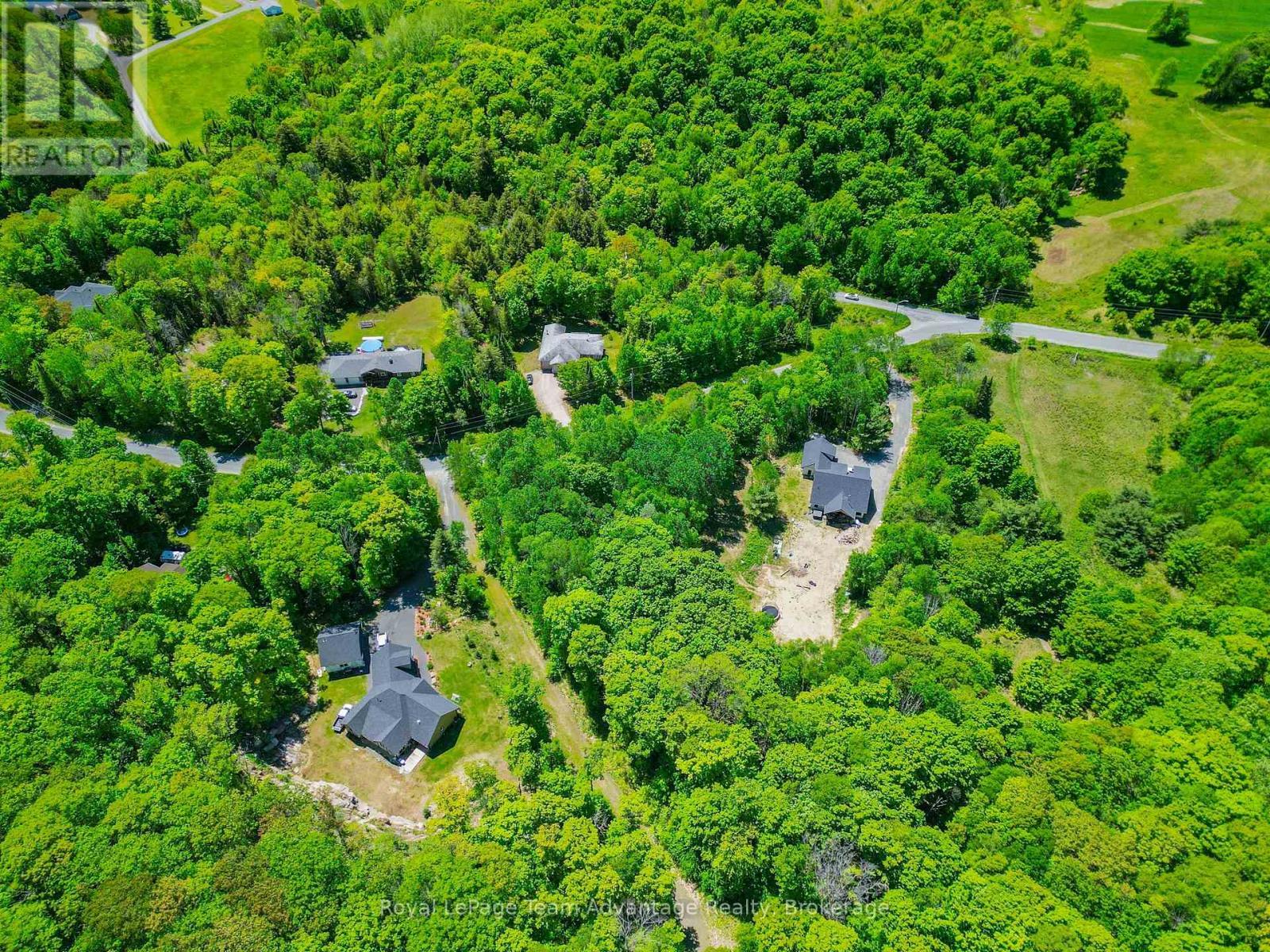 












4 MOUNTAIN BASIN DRIVE

,
McDougall,







Ontario
P2A2W9

