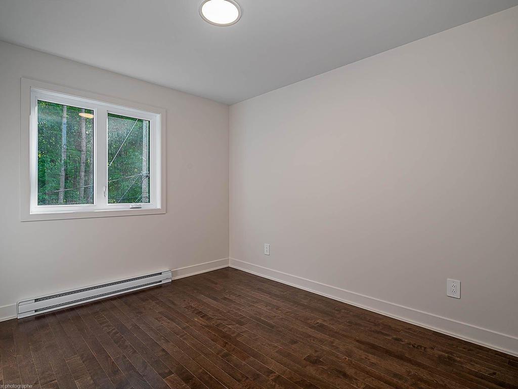 









1636


Rue de la Soeur-Joseph-Émilien

,
Joliette,




QC
J6E9K5

