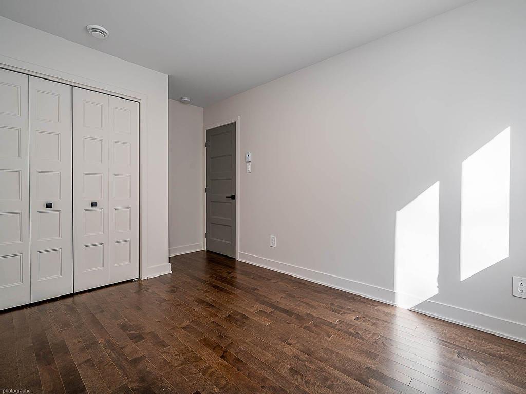 









1636


Rue de la Soeur-Joseph-Émilien

,
Joliette,




QC
J6E9K5

