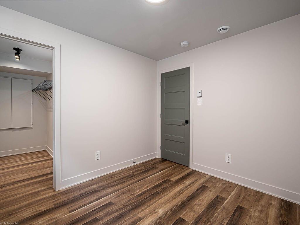 









1636


Rue de la Soeur-Joseph-Émilien

,
Joliette,




QC
J6E9K5

