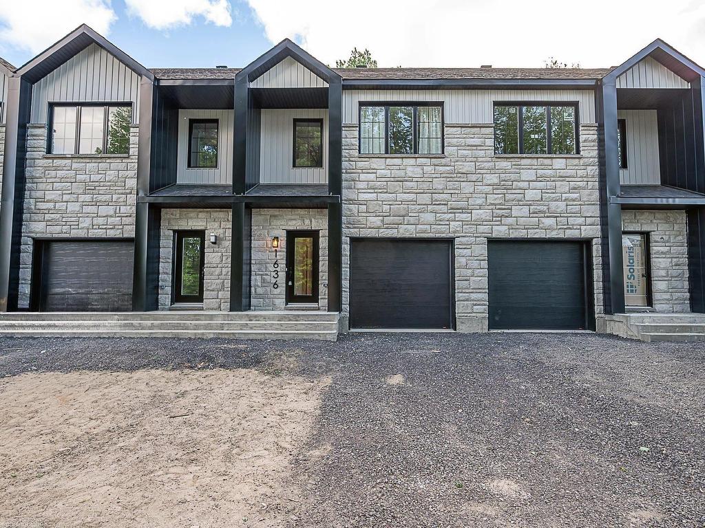 









1636


Rue de la Soeur-Joseph-Émilien

,
Joliette,




QC
J6E9K5

