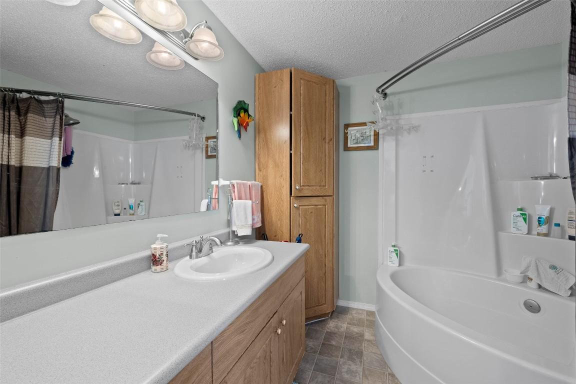 









240


G & M

Road, 29,
Kamloops,




BC
V2H 1P8

