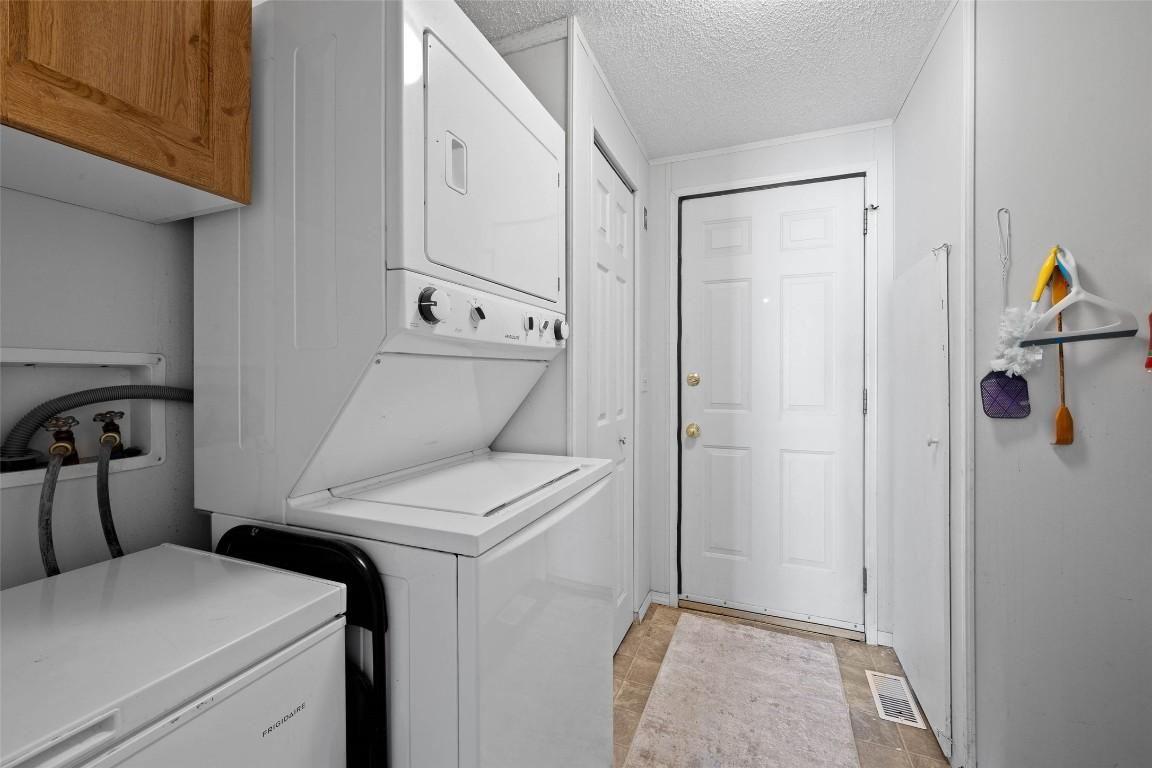 









240


G & M

Road, 29,
Kamloops,




BC
V2H 1P8

